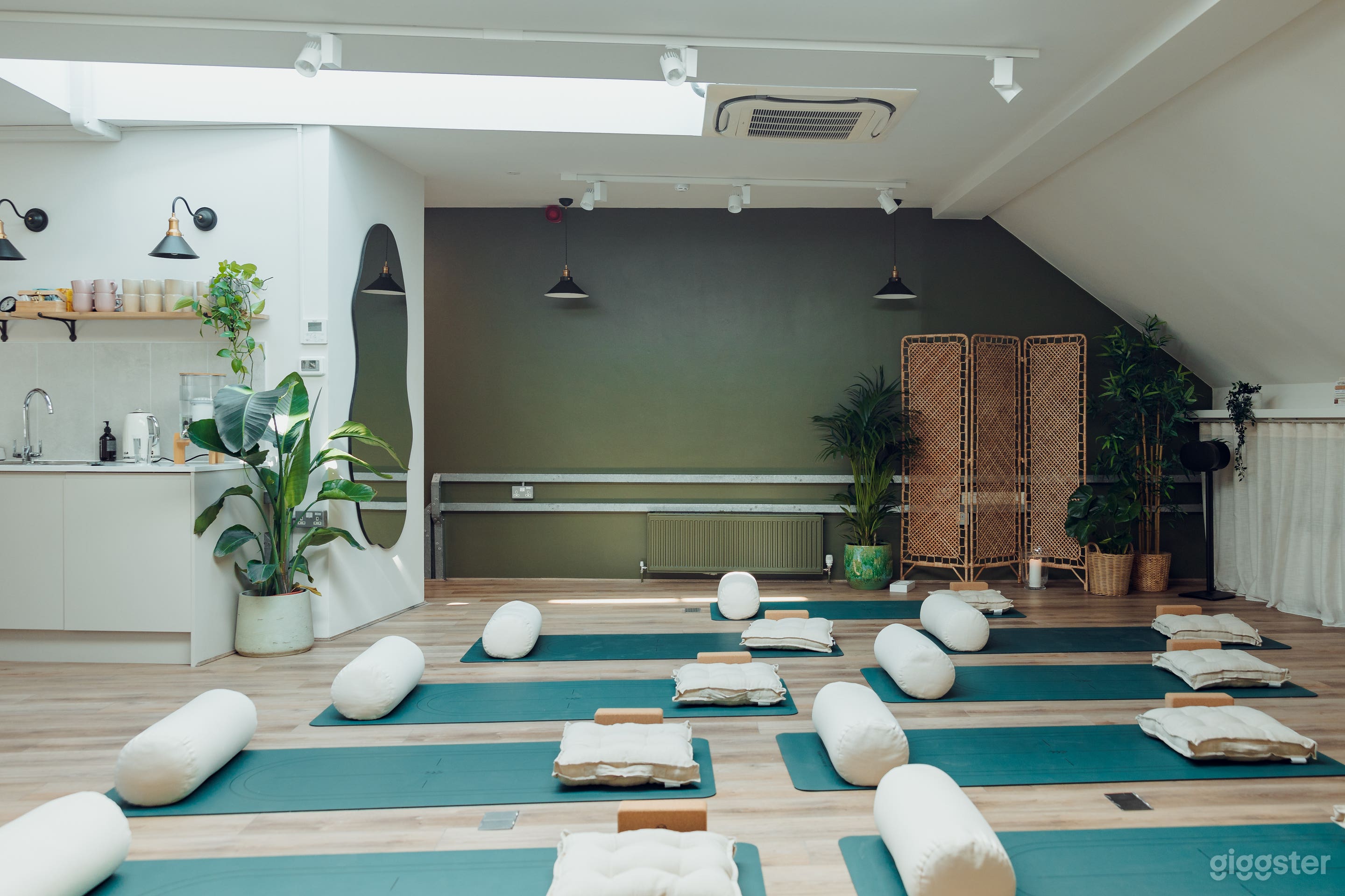 Natural Light Filled Studio - Yoga + Photography Photo 1