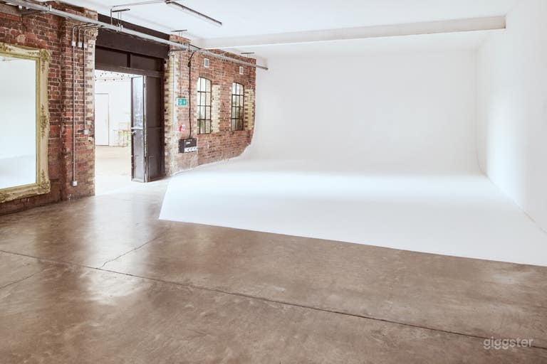  Modern Studio 5 