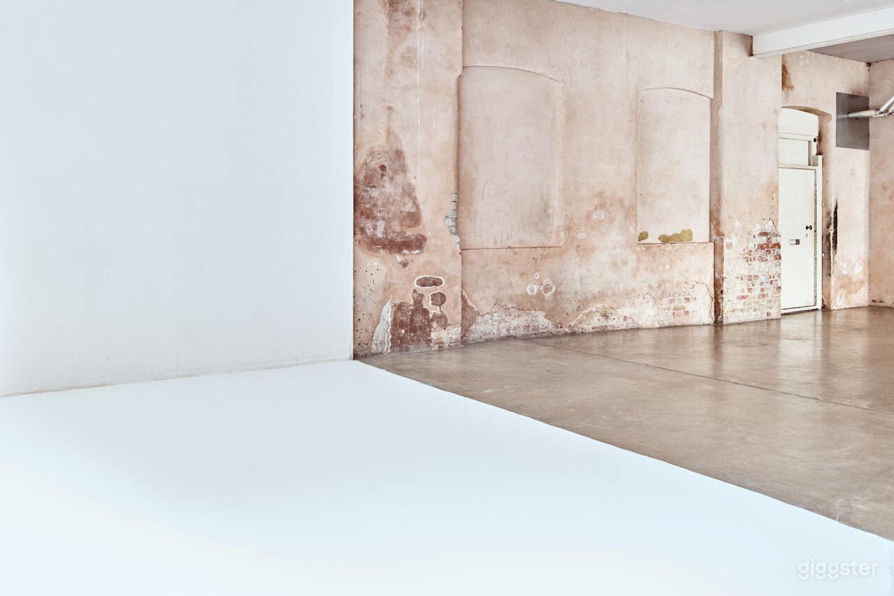 Modern Studio 5 Photo 4