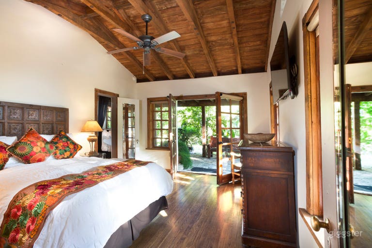  There are several casitas/apartments on the property of different sizes. Each with a private bath, updated amenities including floors, tiles, etc 