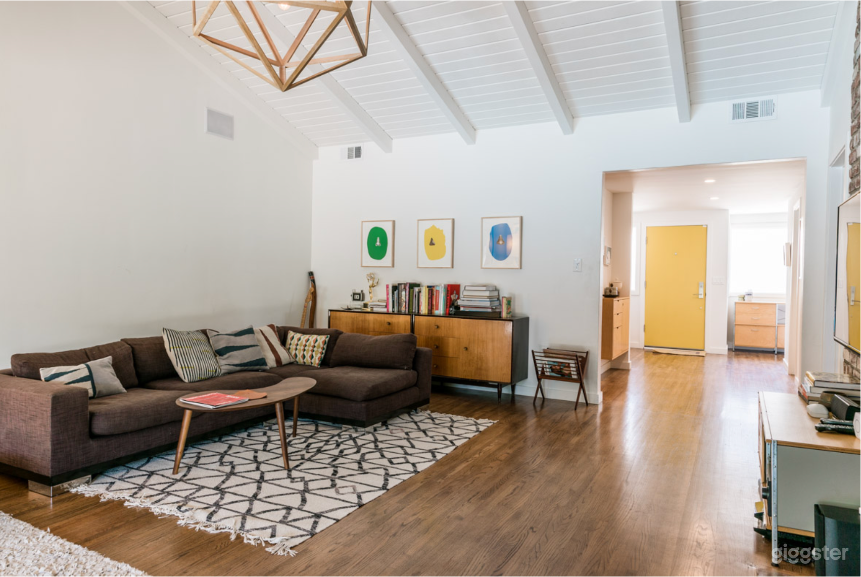 Ren Ranch: A Mid Century Ranch in the Middle of LA Photo 3