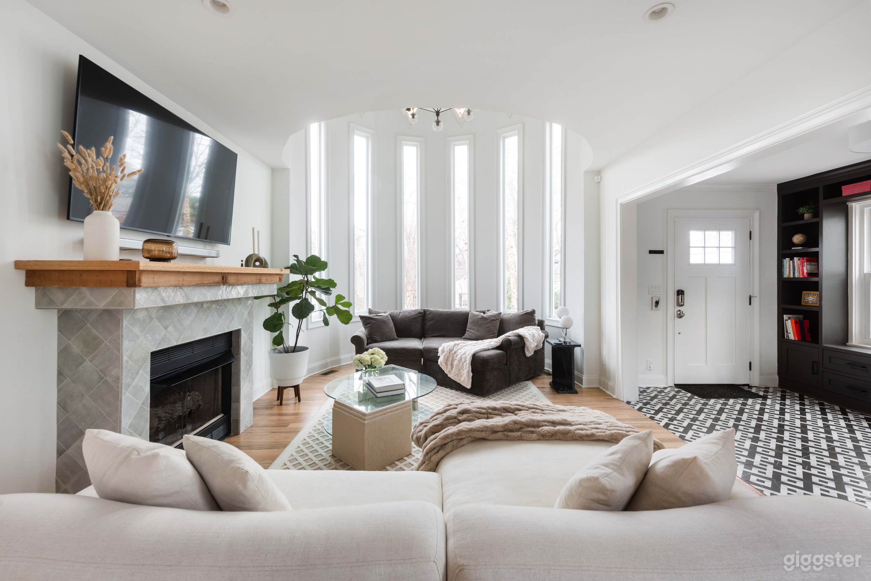 Arcadia Abbey - NEW! Designer Luxe, Full Amenities Photo 2