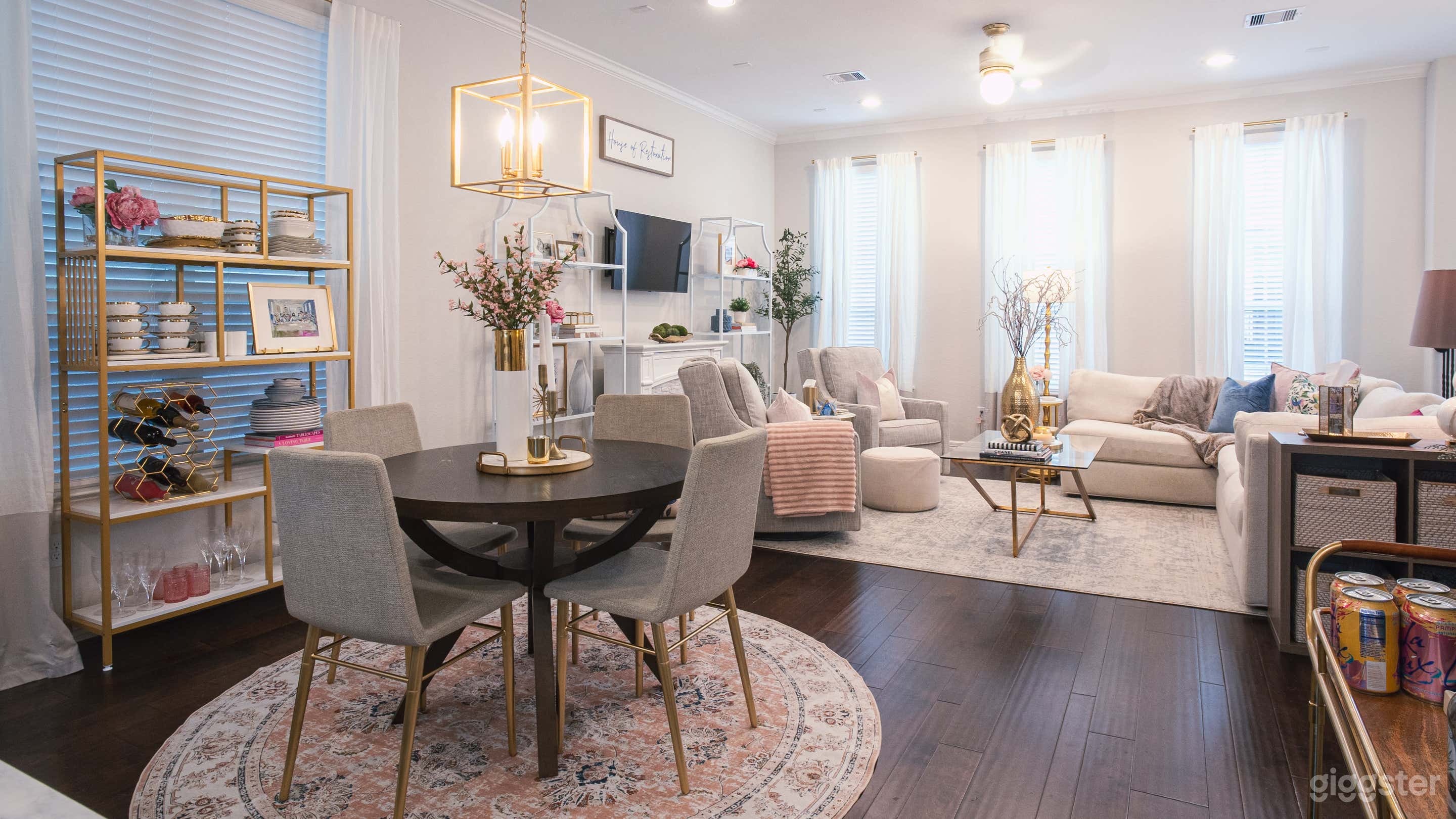 Romantic Glam Pad with Cozy Vibe Photo 1