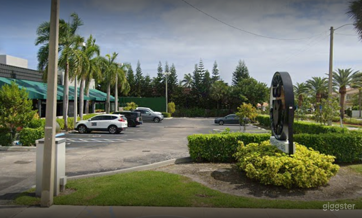  Large Parking Area for Movie Productions  Photo 2