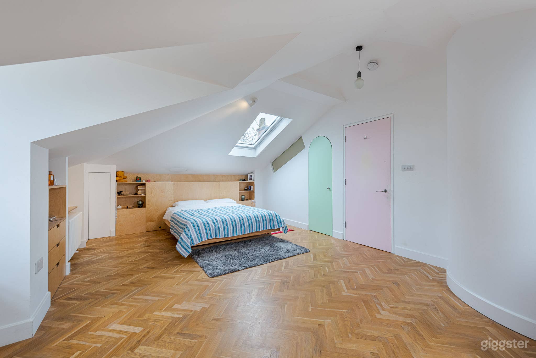 The Shrubbery  Photo 3