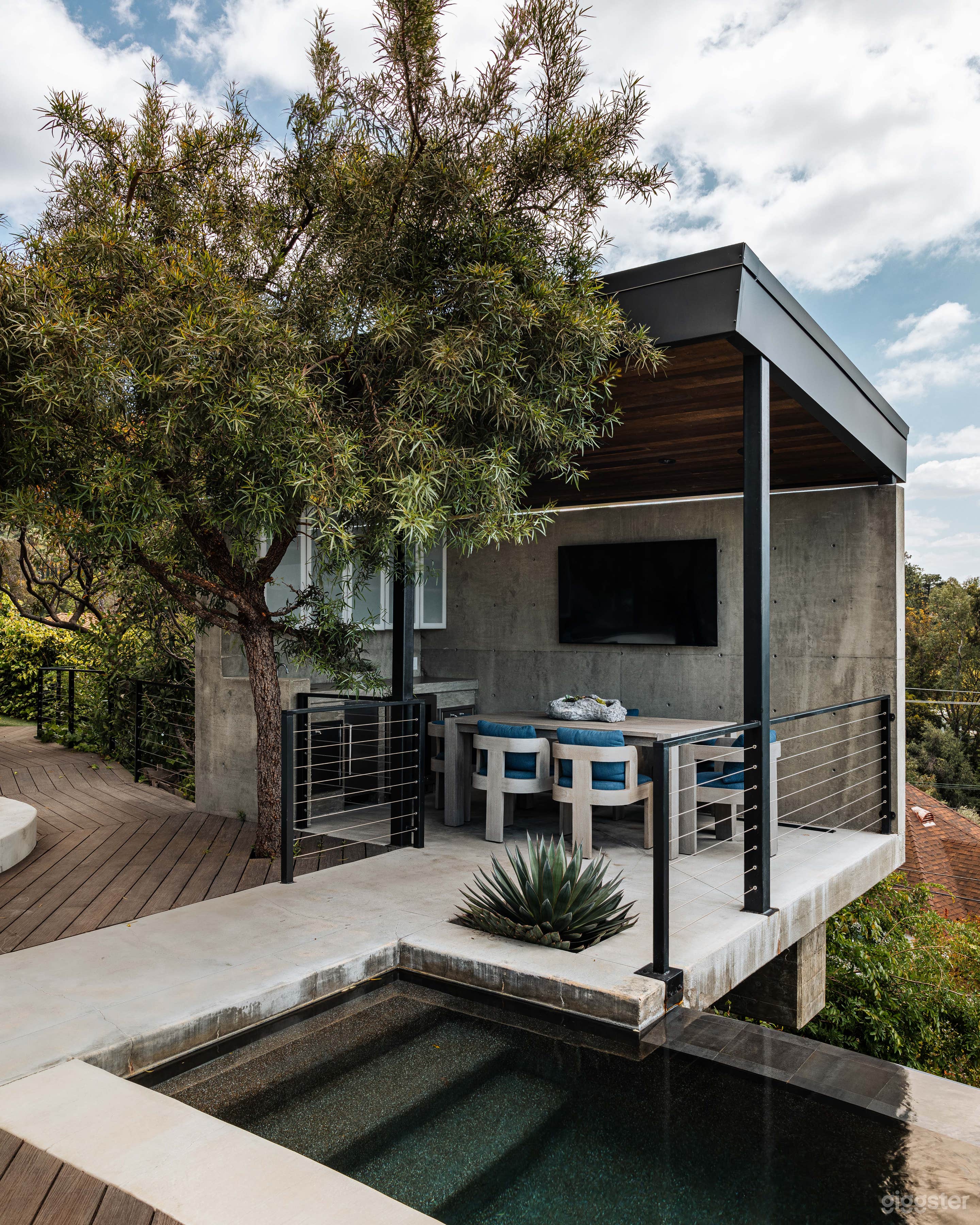 Architectural Home in the Hollywood Hills  Photo 3