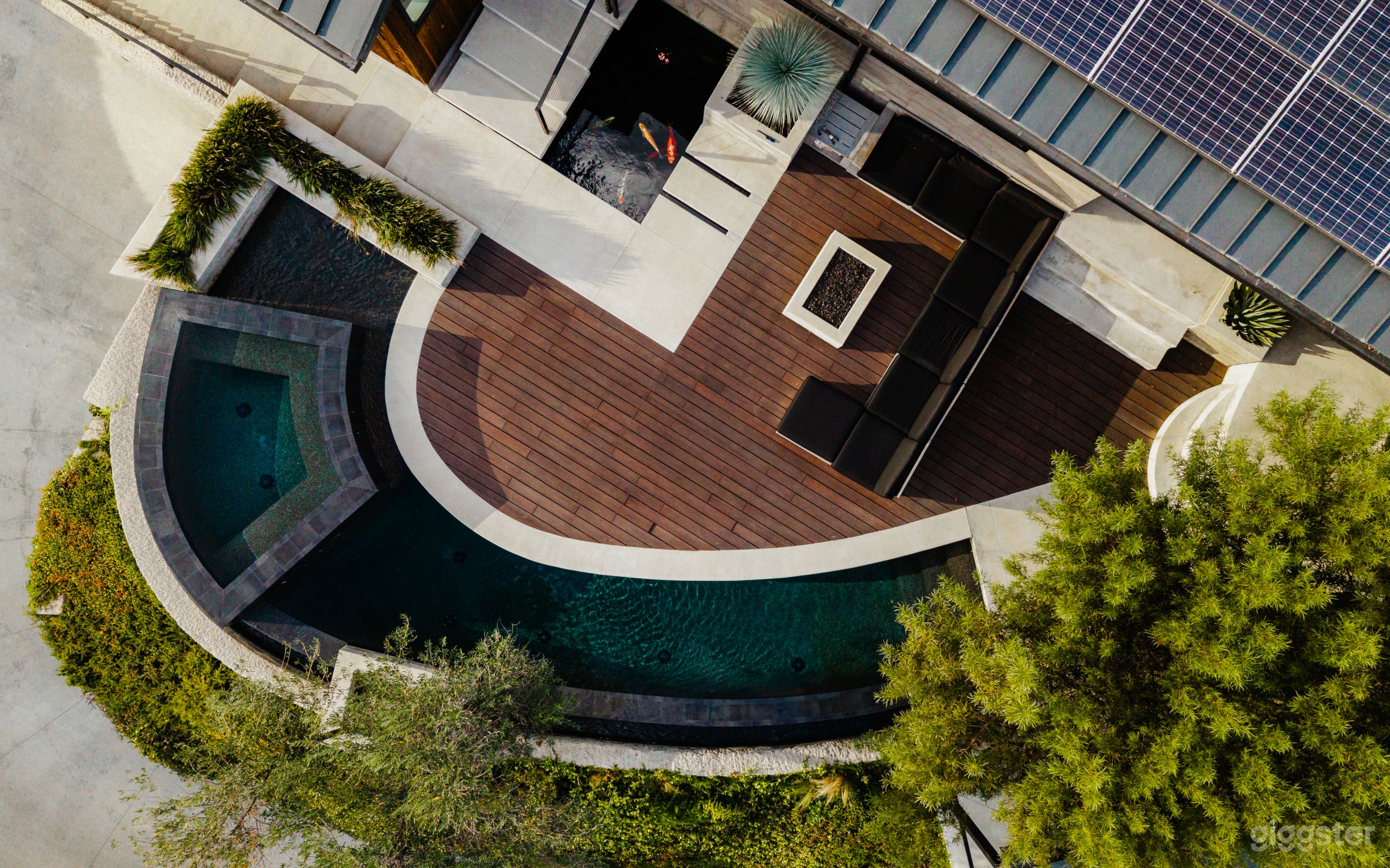 Architectural Home in the Hollywood Hills  Photo 2