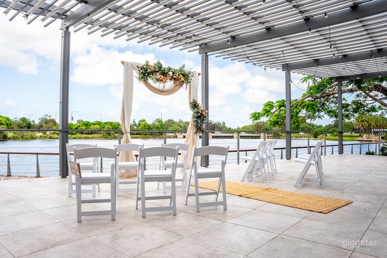  Board Walk Deck and Outdoor Space with Lake View 