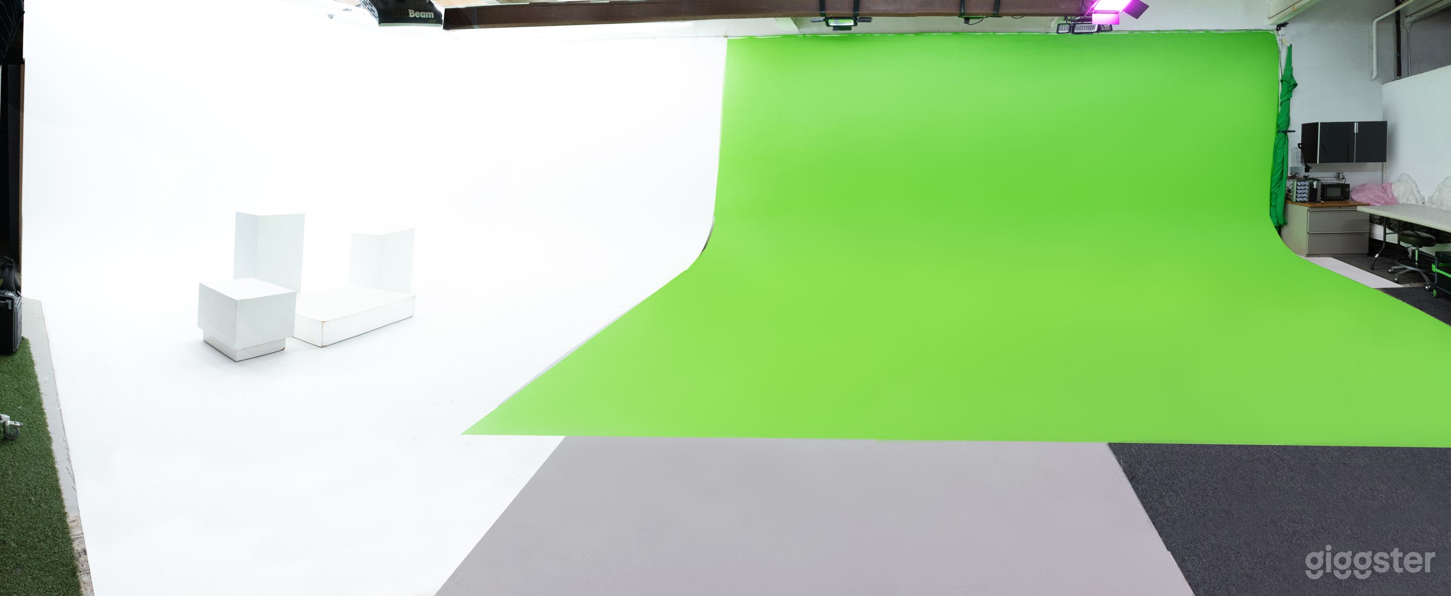 Green Screen Cyc Wall
19' Wide X 11.5" High