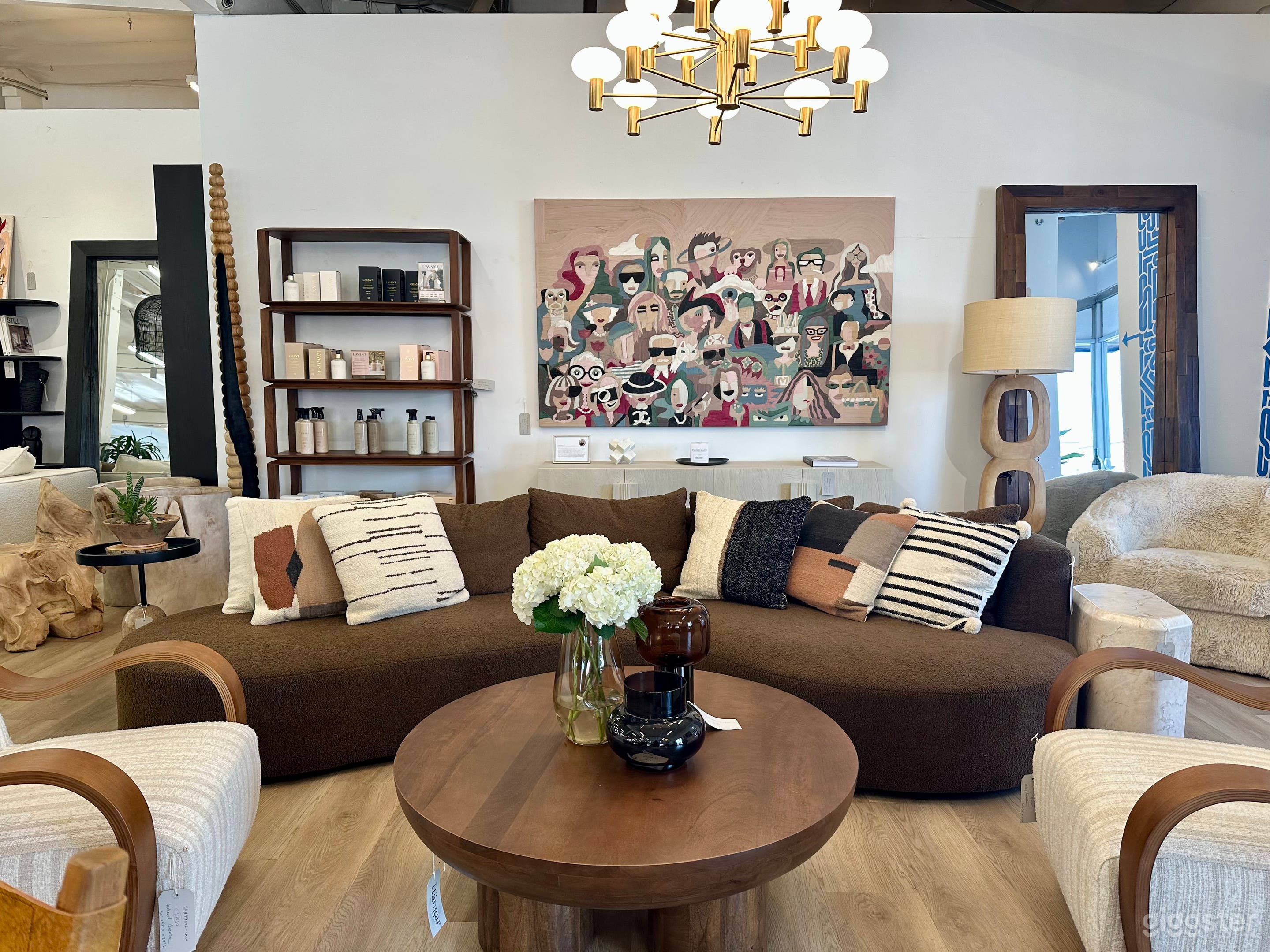 Retail store in Santa Monica - Contemporary furniture &amp;  Photo 1