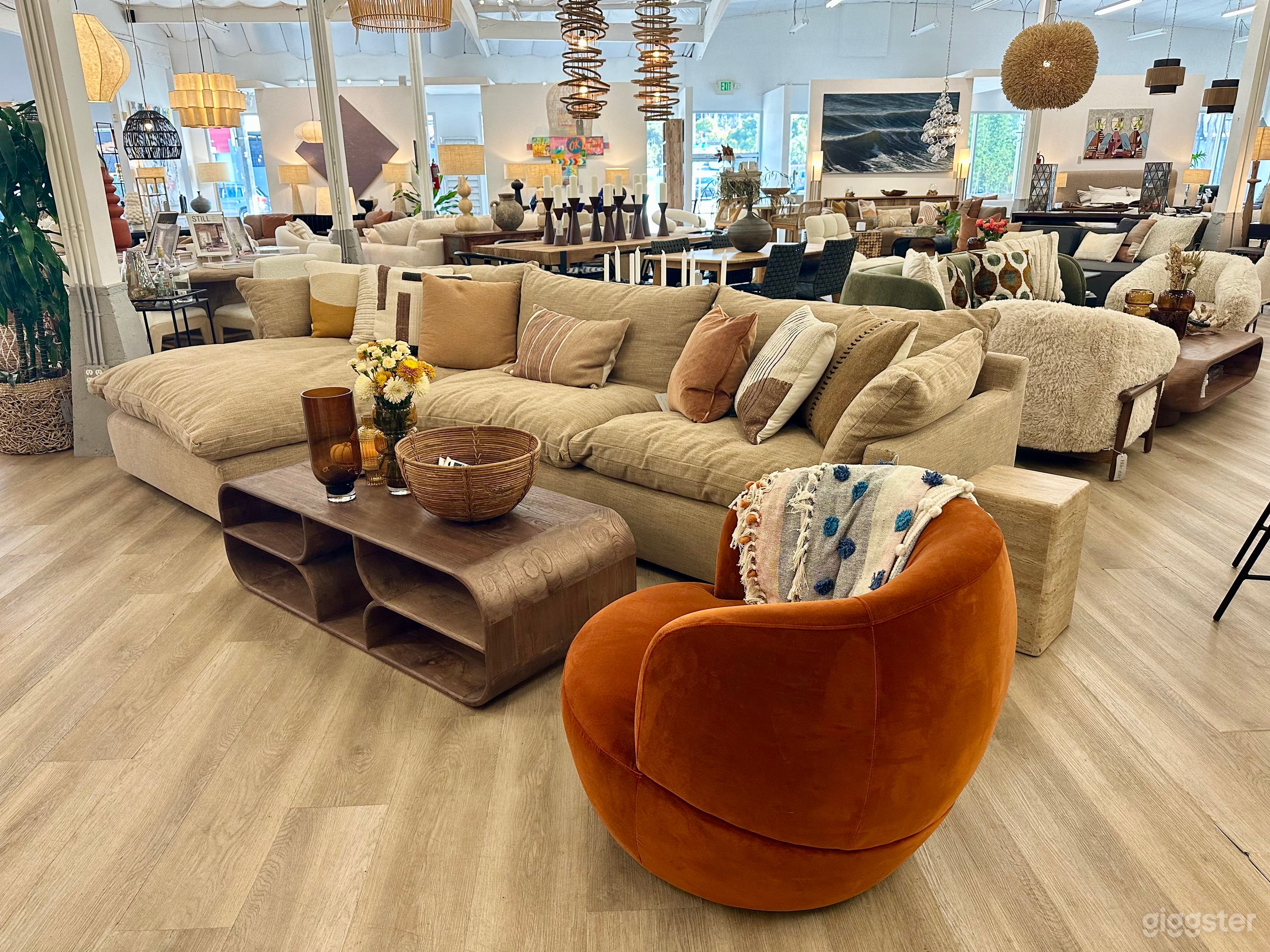 Retail store in Santa Monica - Contemporary furniture &amp;  Photo 3