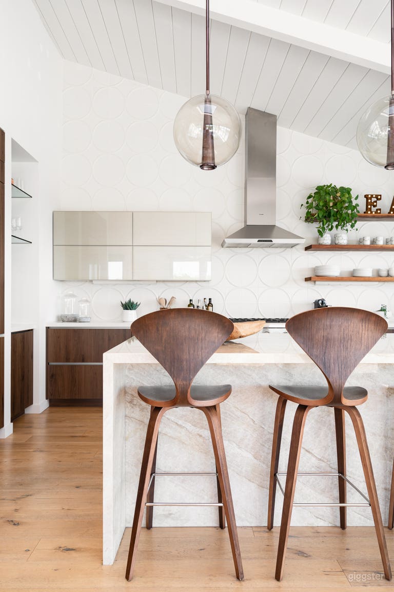  Contemporary Oasis with Panoramic Views 