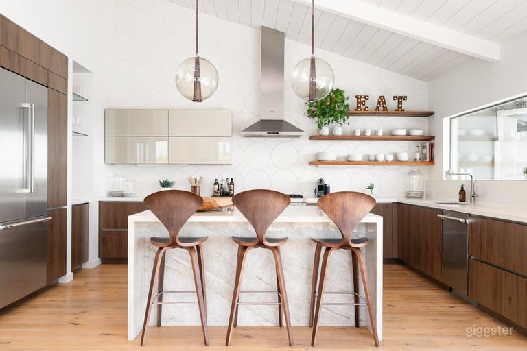  Contemporary Oasis with Panoramic Views 