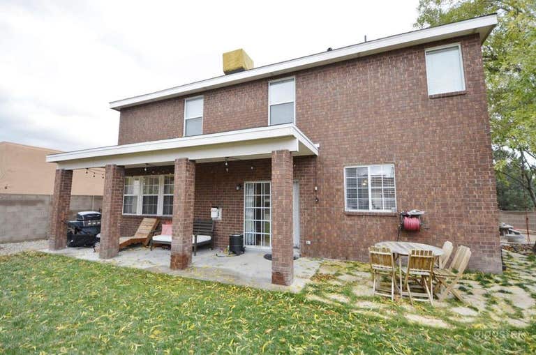  Brick House in the Desert 