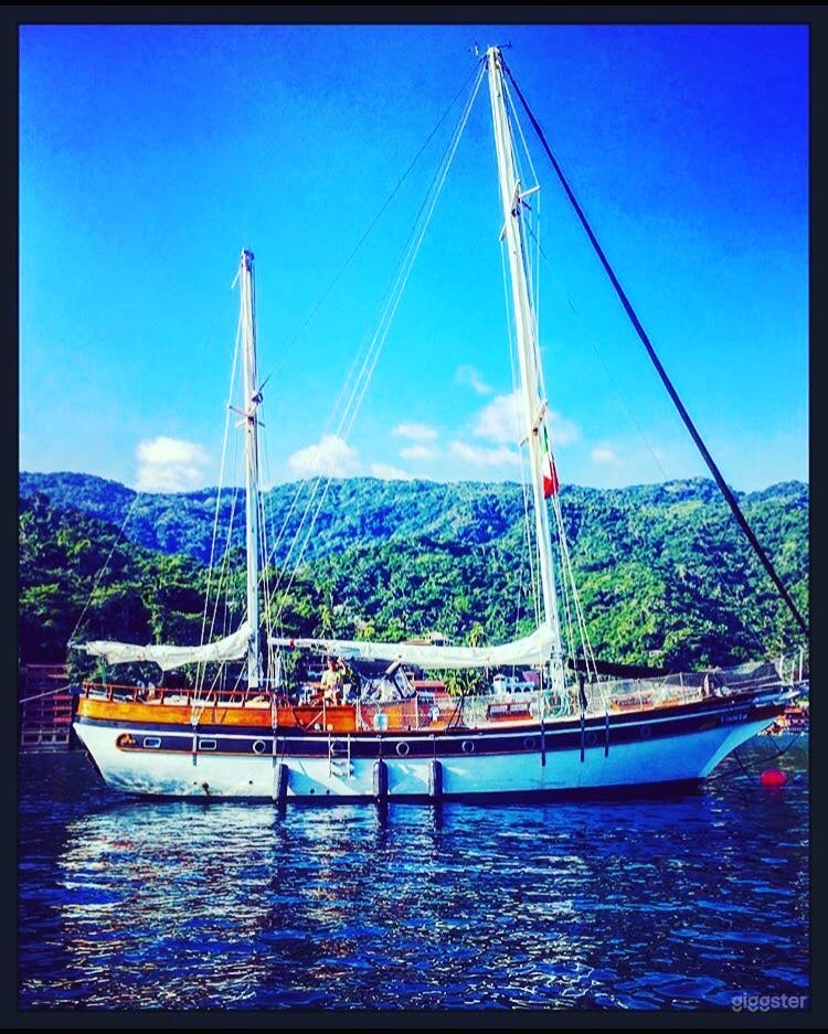 Gorgeous, classic vintage style sailboat, Marina Photo 2