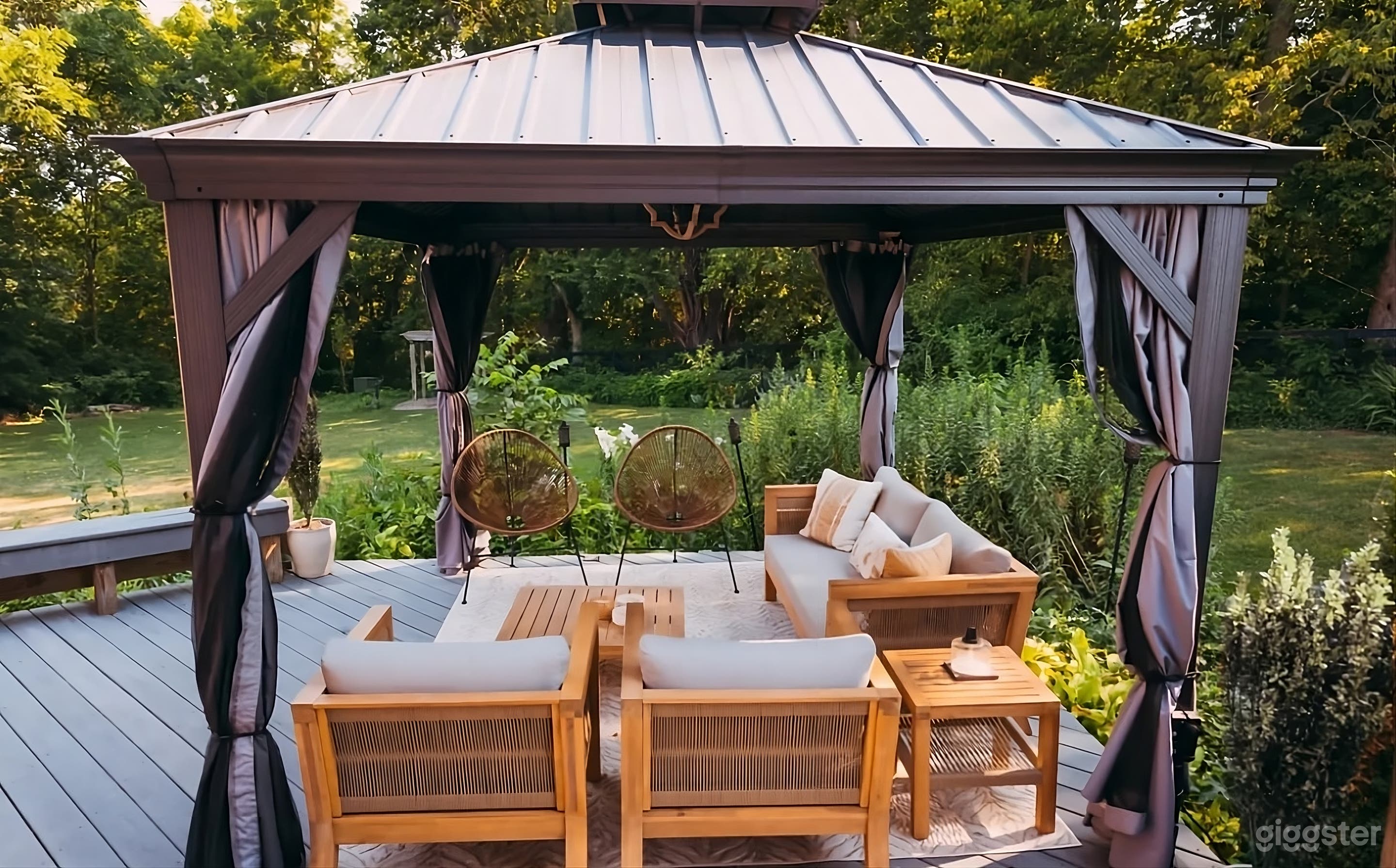 Relaxing and Versatile Backyard Photo 1