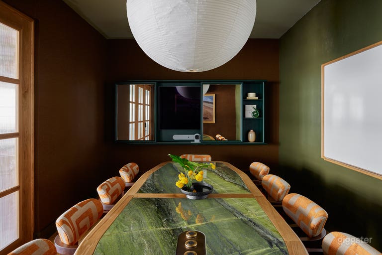  Intimate fully tech enabled meeting room 