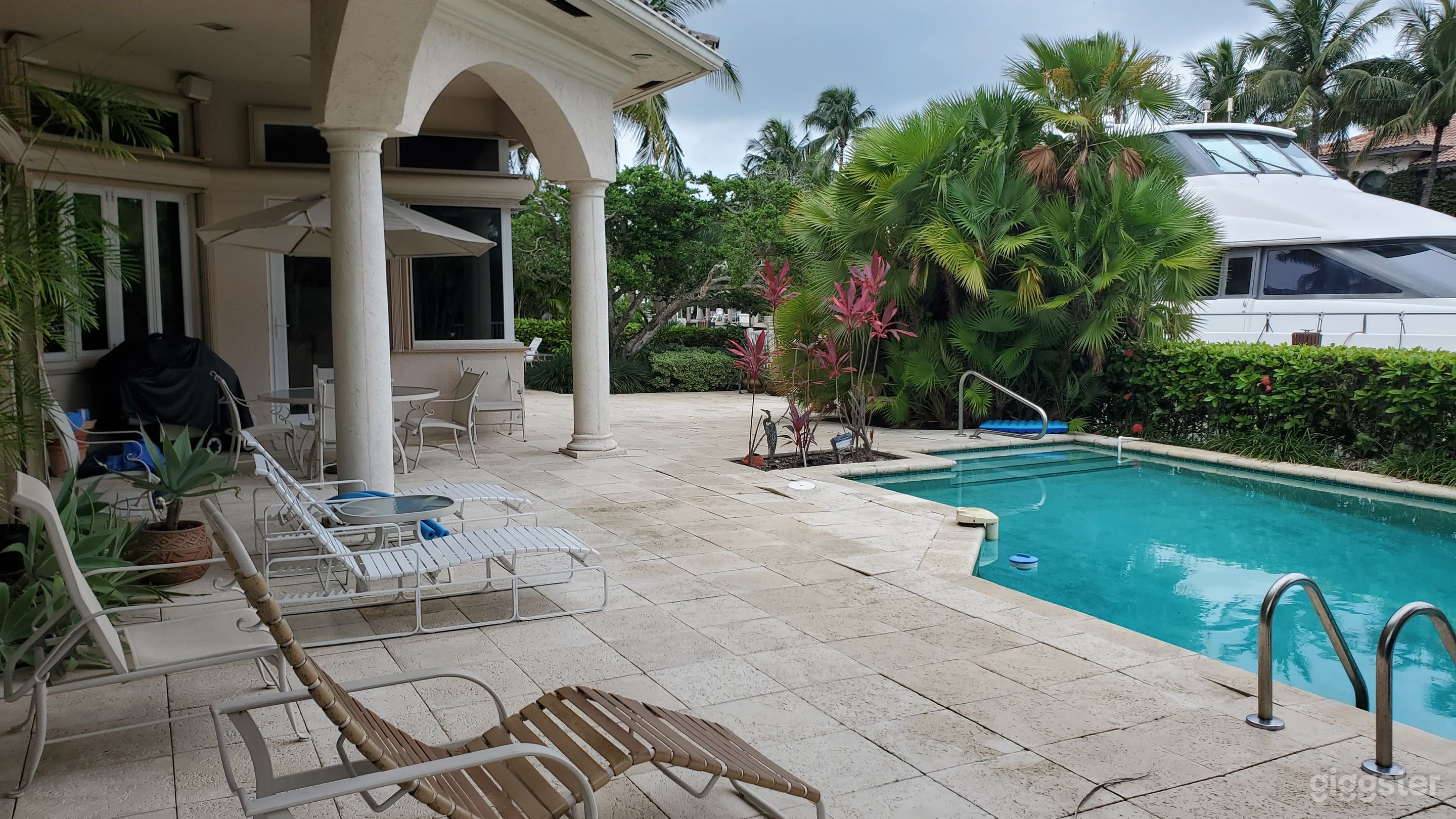 Las Olas Isles Waterfront Ocean Access Estate  Photo 2