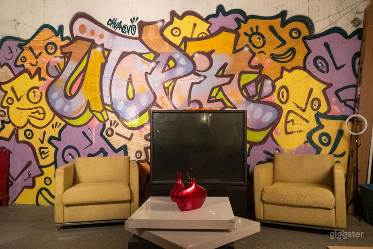  Versatile Creative Studio 