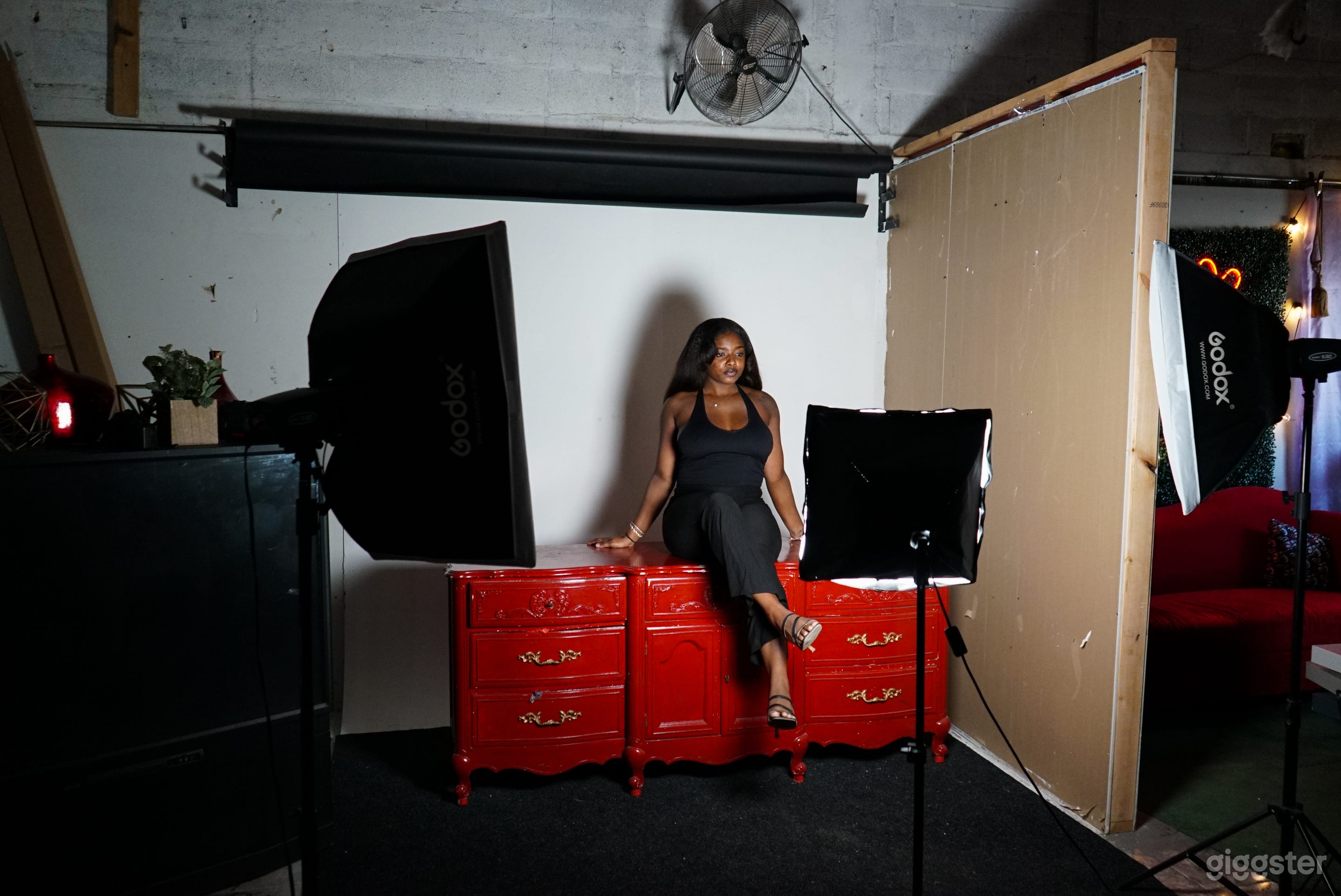 Versatile Creative Studio Photo 3