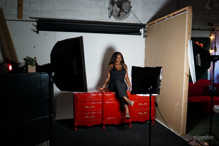  Versatile Creative Studio 