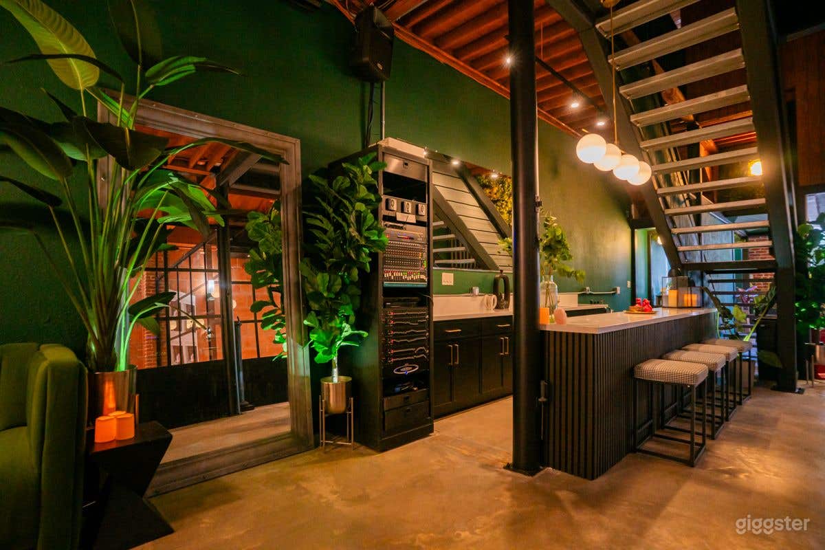 Upscaled New York Style Lofts Event/Co Working Space Photo 1