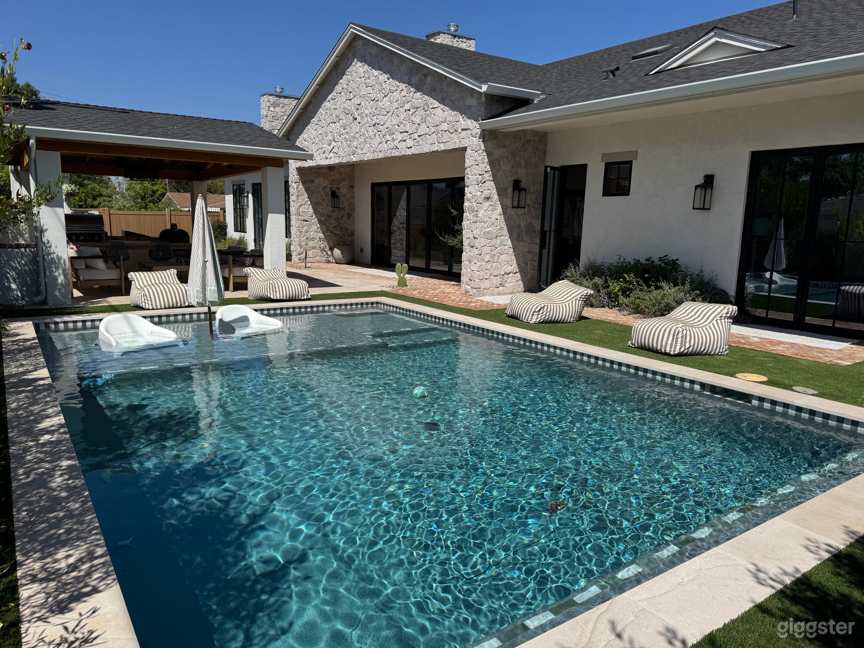 Warm Minimalist Organic Modern Home Photo 4