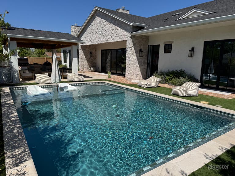  Warm Minimalist Organic Modern Home 