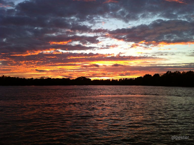  Lake Sunsets 