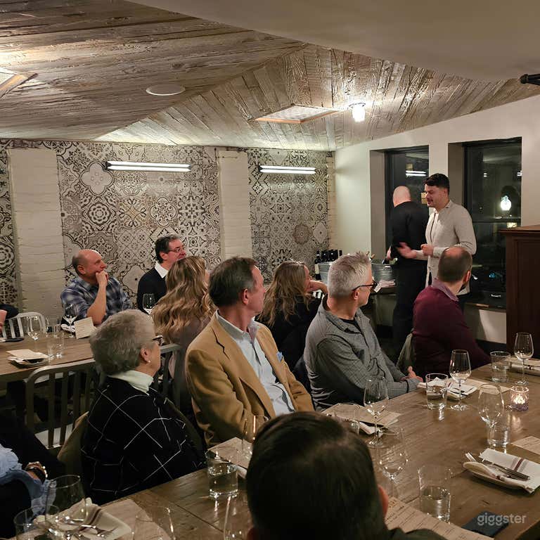  Private Dining Room (Upstairs) 