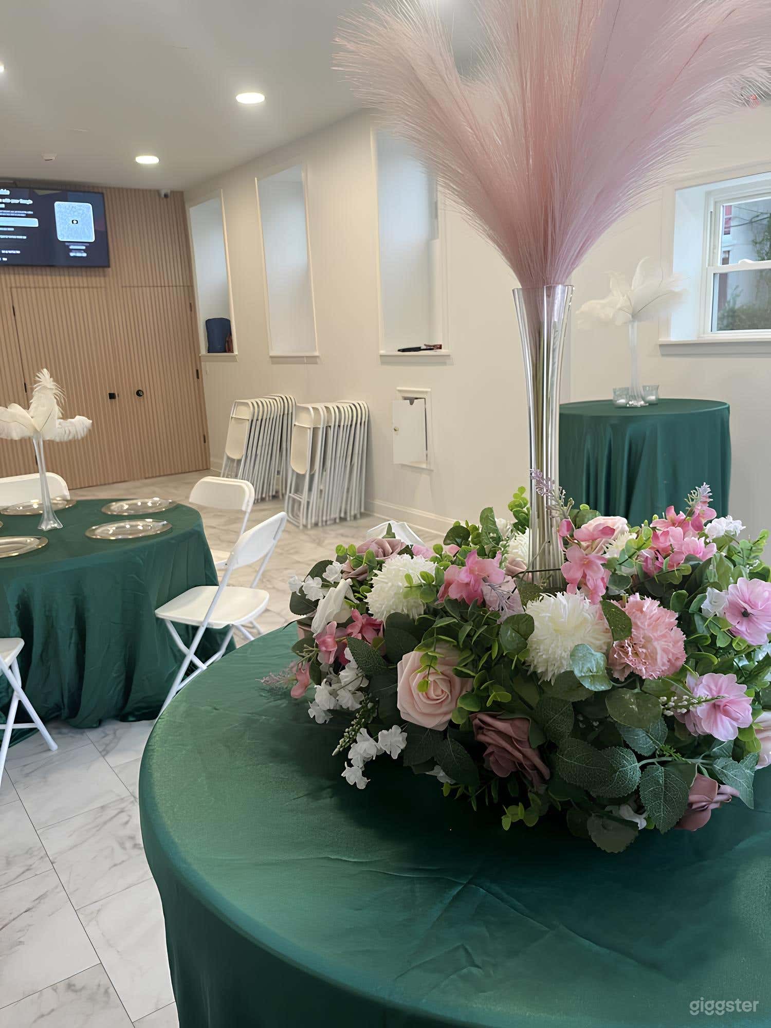 Flex Space for Creative Gatherings Photo 4