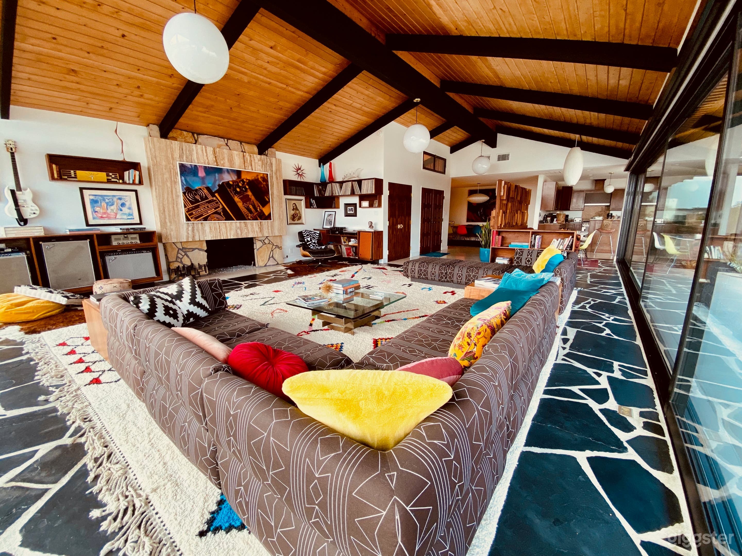 Large Main Living Room 