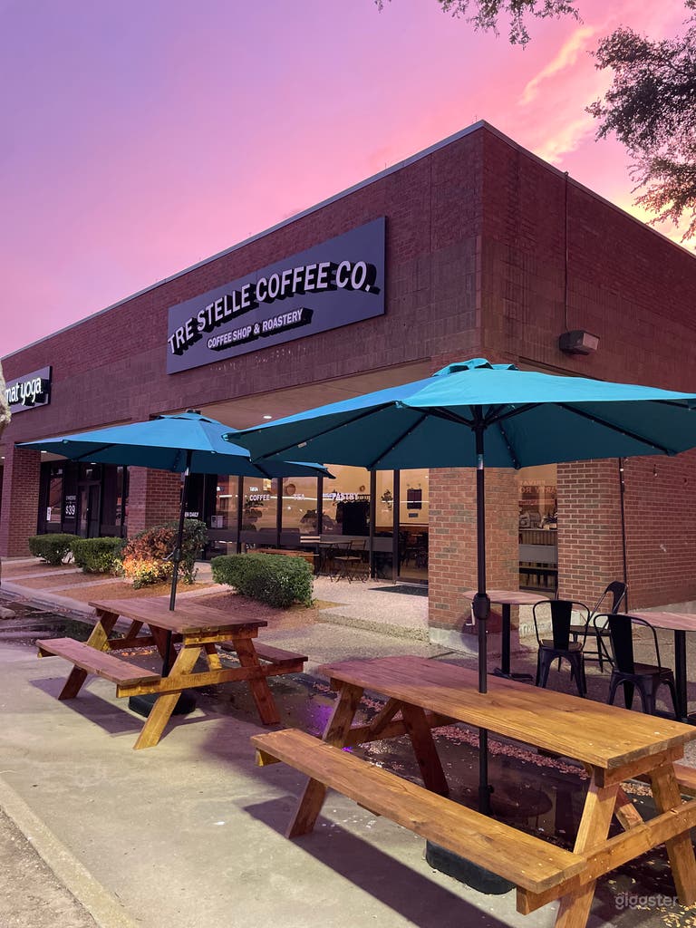  Industrial-Modern Coffee Shop 