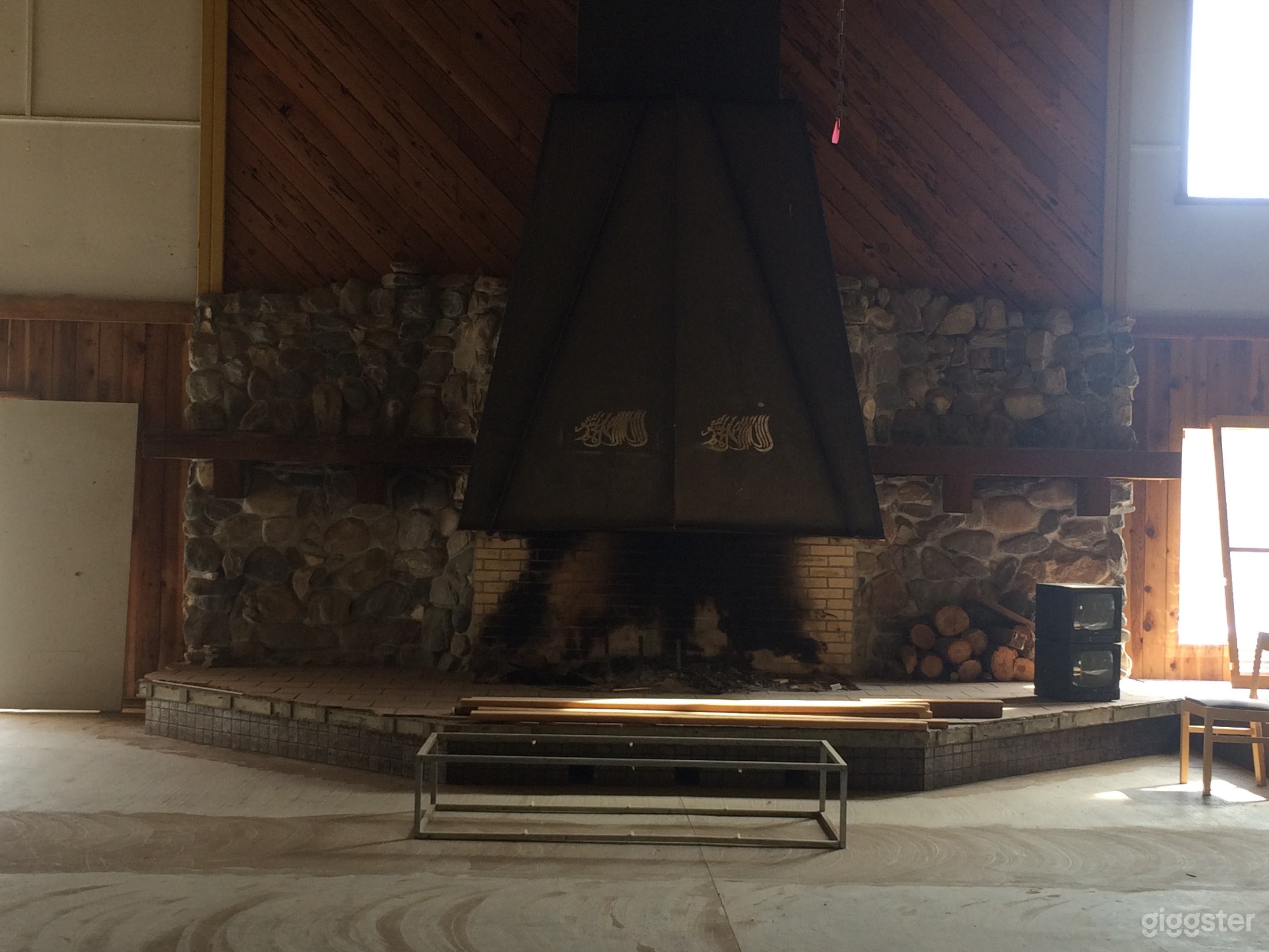 Wide Open Wood Accent Hangar Photo 4