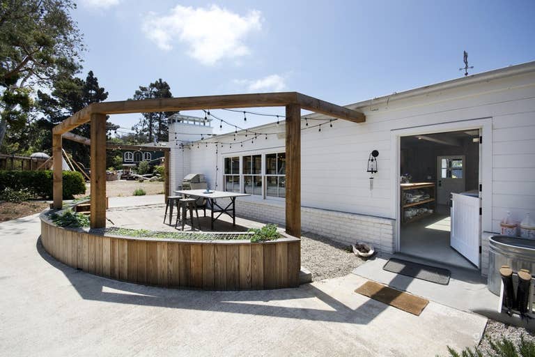  Mid-Century Modern Malibu Ranch 