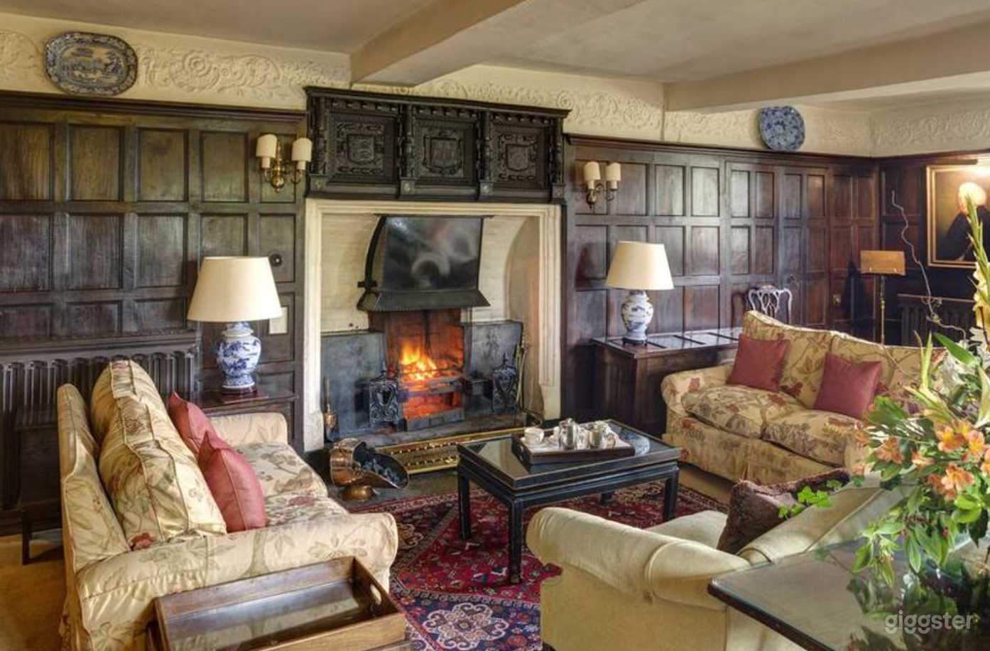 Modern Drawing Room for Functions Photo 2