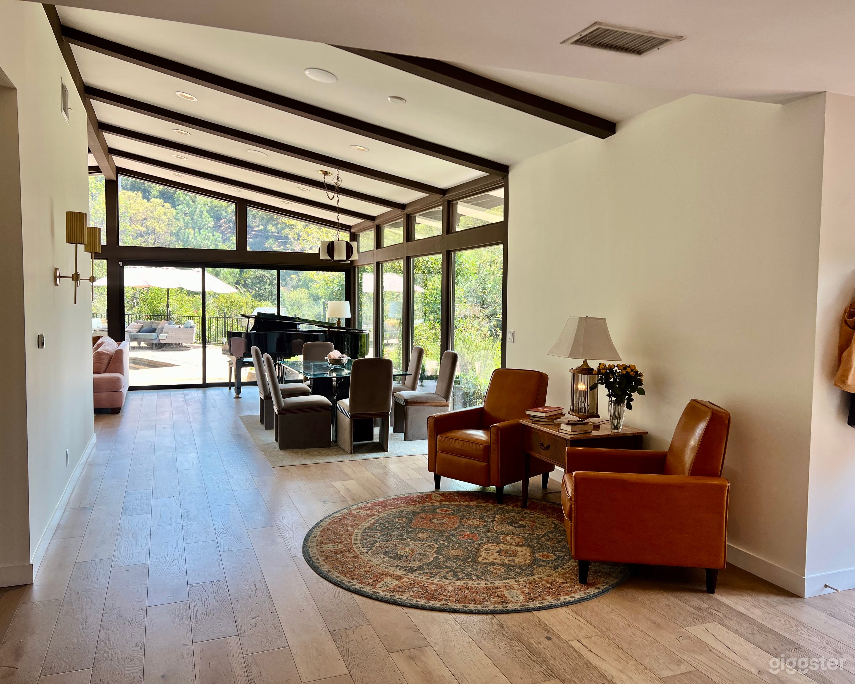 Mid-Century Modern Home in Laurel Canyon  Photo 1