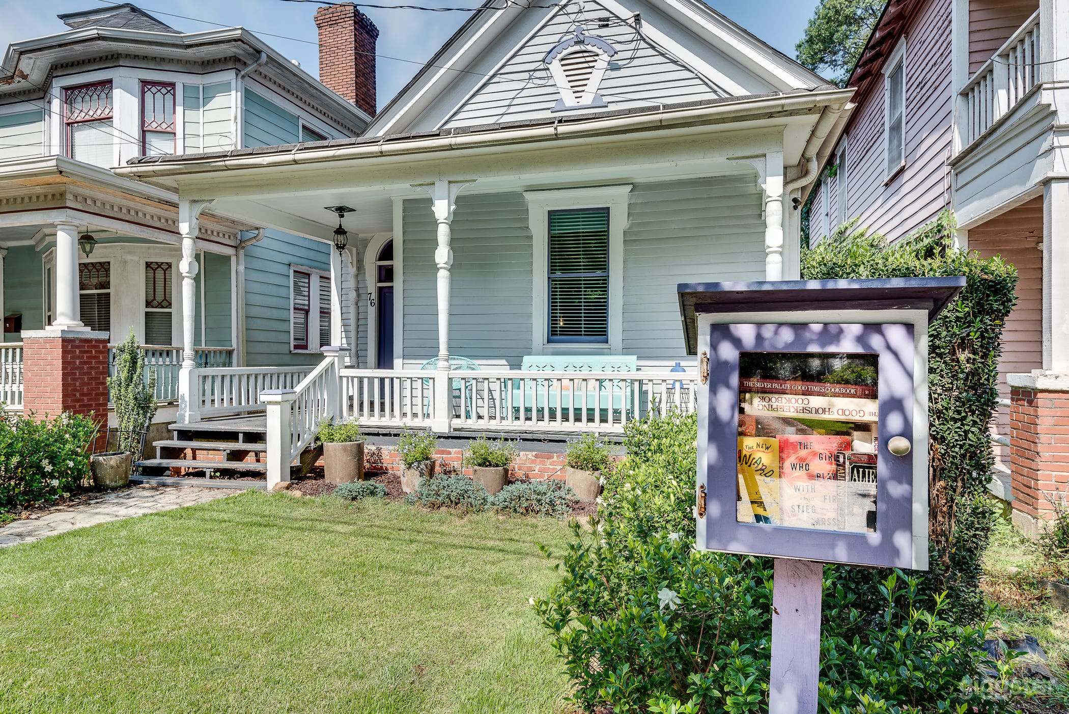 One of the Old Fourth Ward's original 100 year old home. Steps to MLK National Park. Just what you'd expect high ceilings, original picture molding and all the extras. 