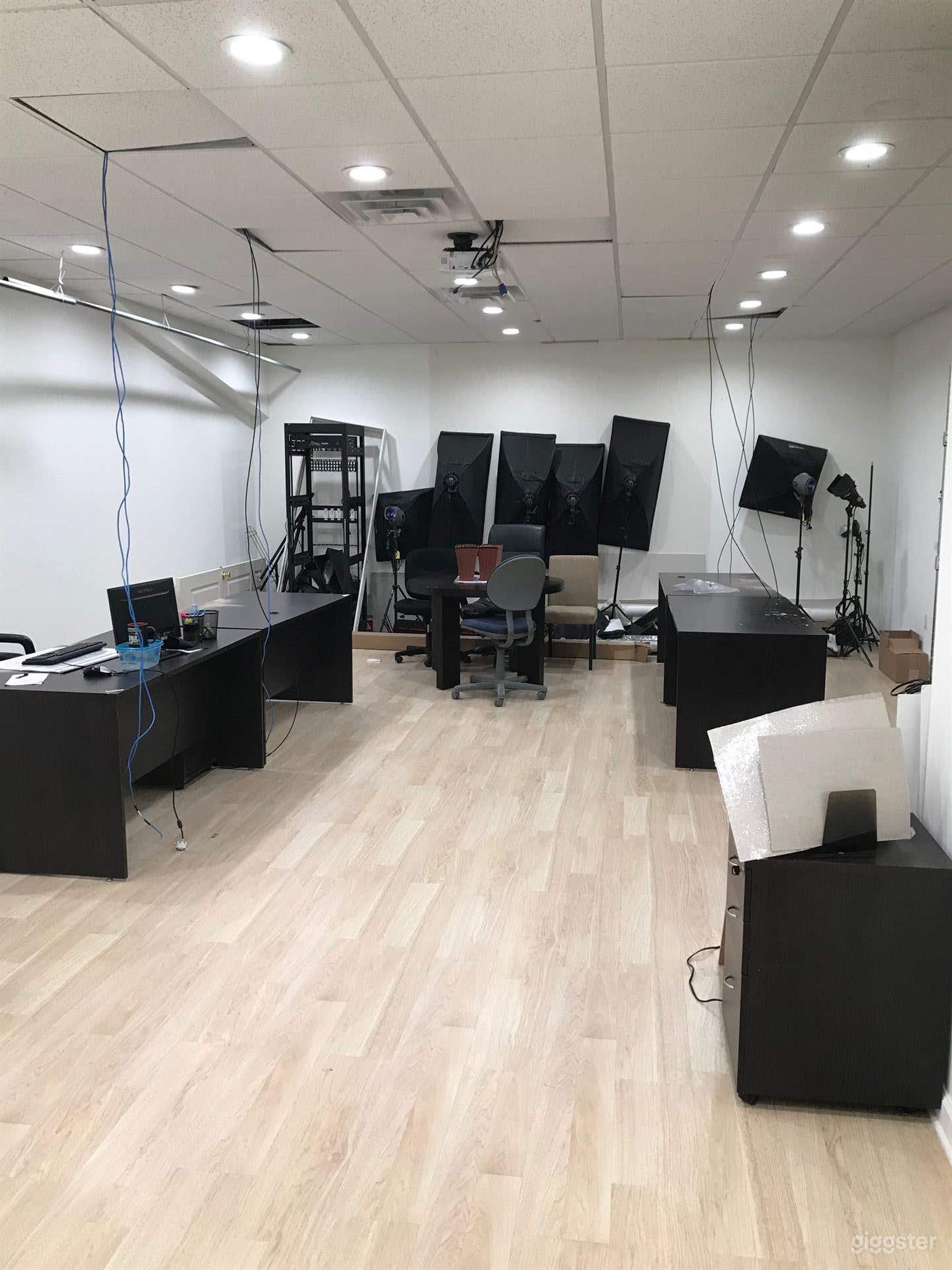 Cozy and Spacious Office in Staten Island Photo 3