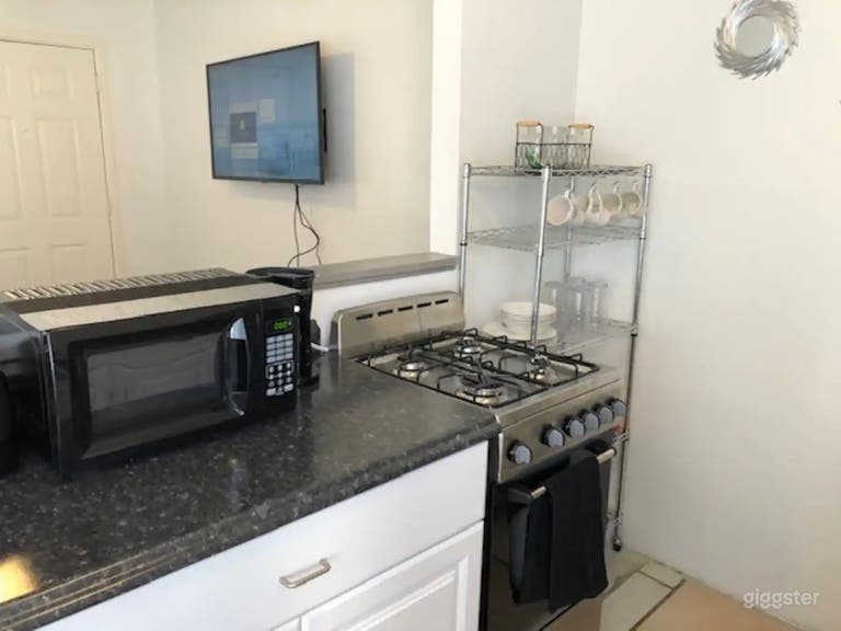  Private Luxury Studio in NW Vegas 