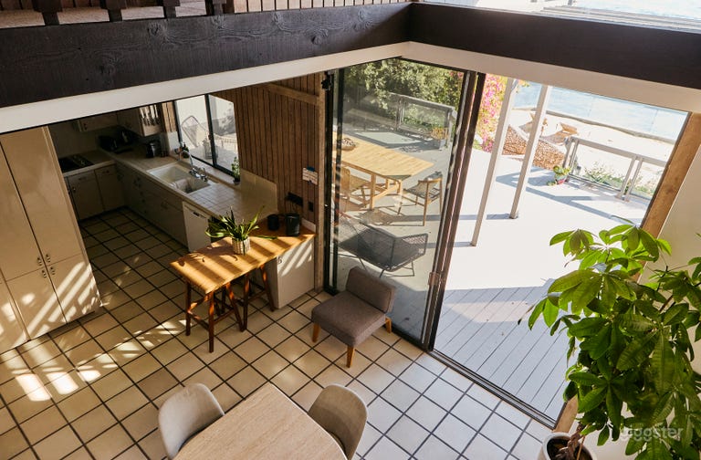  Mid Century Architectural Ocean Front Gem 