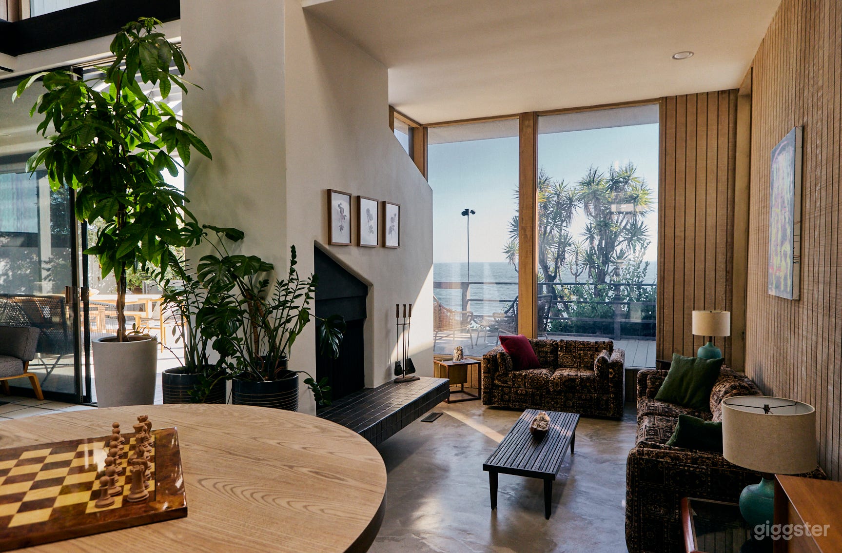 Mid Century Architectural Ocean Front Gem Photo 4