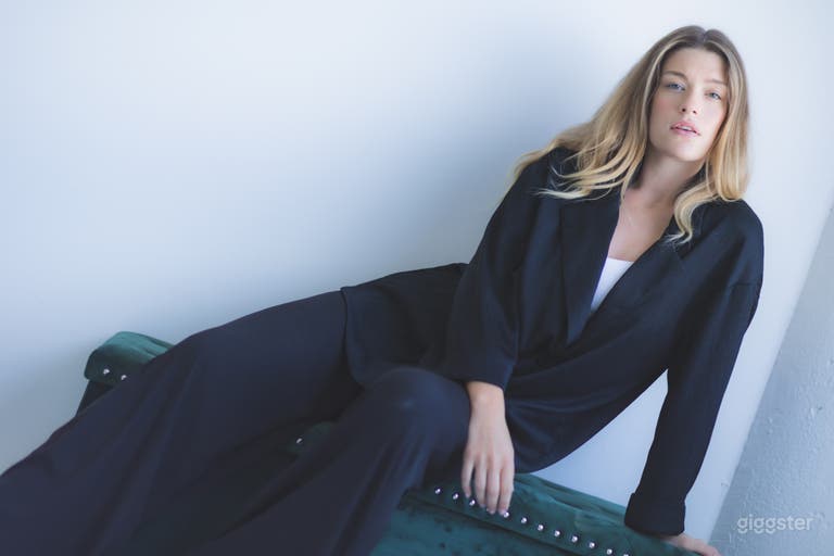  Natural Light Studio + Free Warehouse Set 