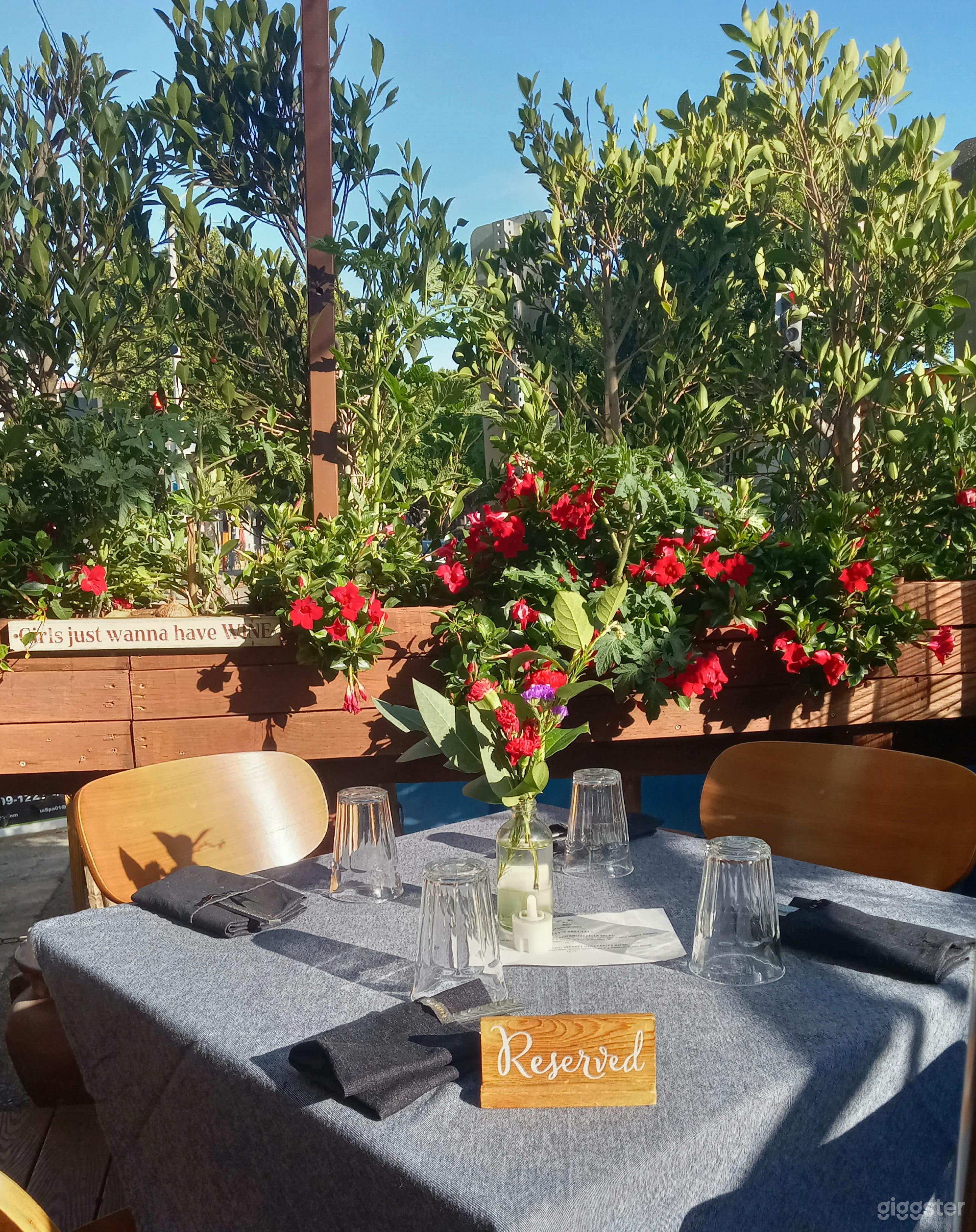 Romantic, chic Farmhouse Vibe Cafe and Coffee Shop Photo 4