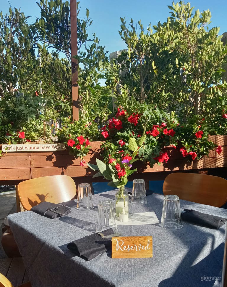  Romantic, chic Farmhouse Vibe Cafe and Coffee Shop 