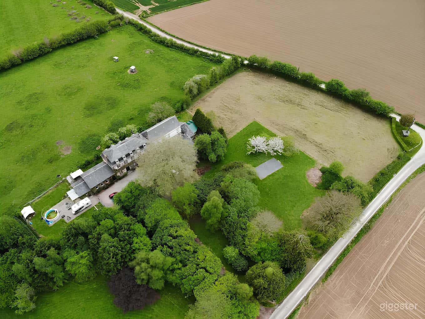 Photo de Ancien pensionnat - Gîte avec salle réception 90m2 - 33 lits 2