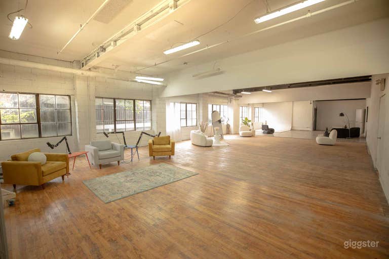  2,400 sq.ft. Industrial-Chic Loft in Downtown Toronto 