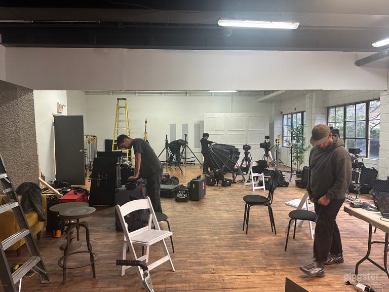  2,400 sq.ft. Industrial-Chic Loft in Downtown Toronto 