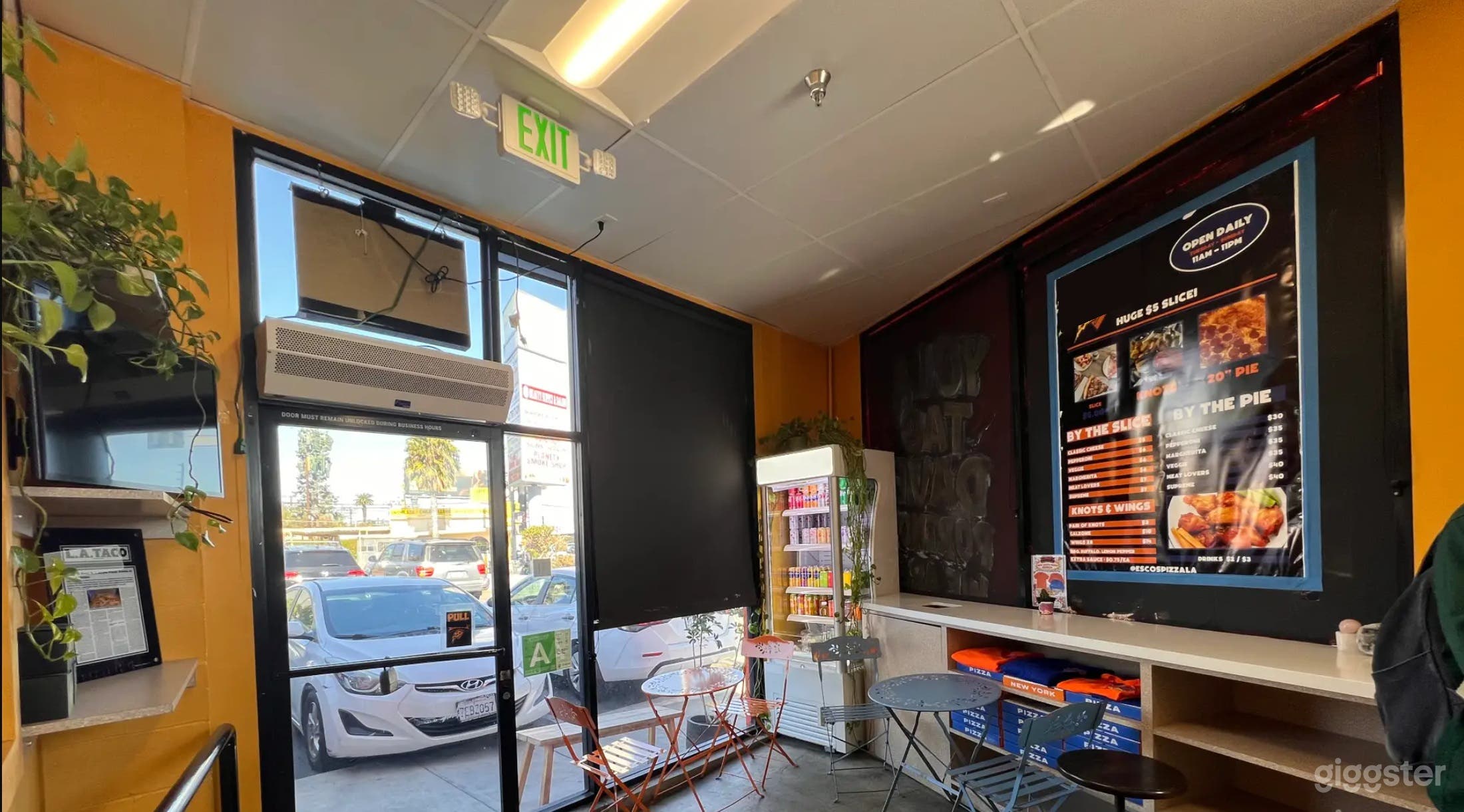 Vibrant, Youthful Pizzeria with Strong Visual Identity Photo 2