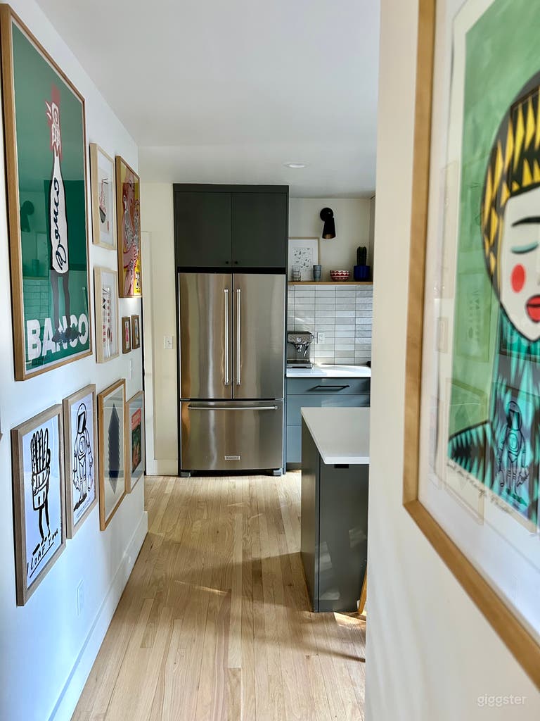  Bright & Modern Family Home 